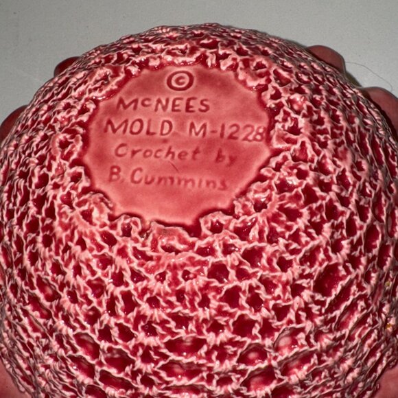 Vintage Dark Pink Bowl with Lid McNees M-1228 Mold Crochet textured Ceramic READ - Picture 5 of 8